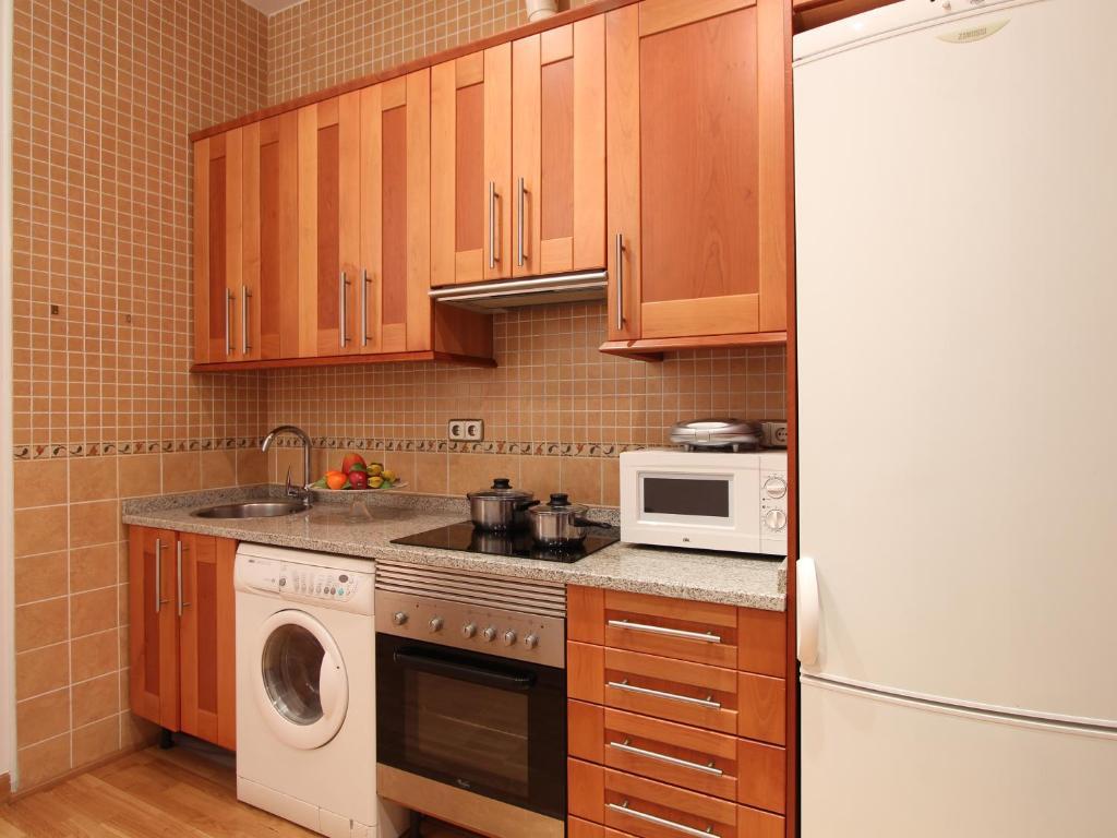 Apartamentos Good Stay Prado Madrid Room photo